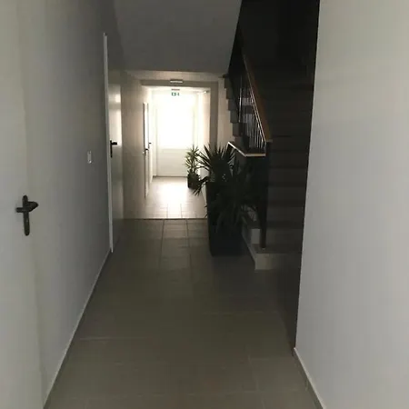 Jada Lakas Apartment *